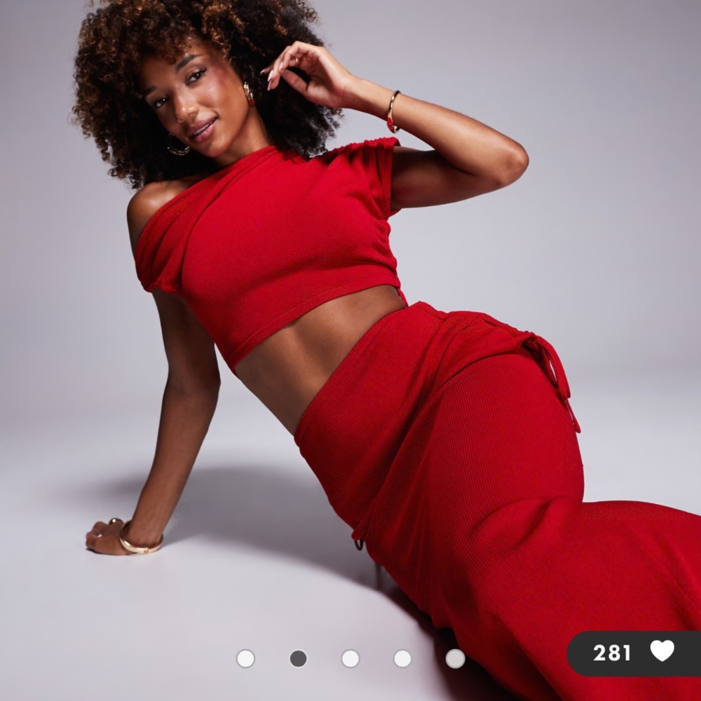 Red skirt set - Picture 2 of 4